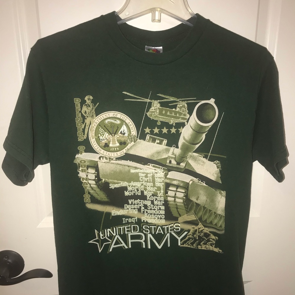 US Army Men’s Medium fruit of loom t-shirt green